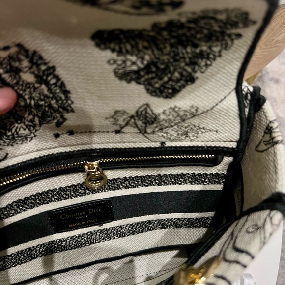 Christian Dior Medium Lady D-Lite Bag - Picture 11 of 12